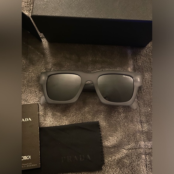 Prada glasses - Picture 2 of 3